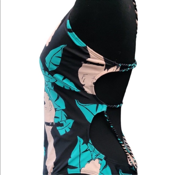 Tropical Jungle Printed Pink and Teal One Piece
Swimsuit Extra Large - Picture 6 of 6